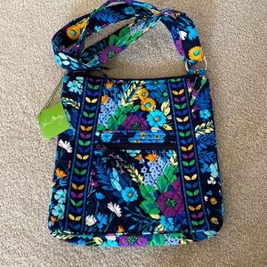 Vera Bradley purse, 3 zipper pockets never used with tags